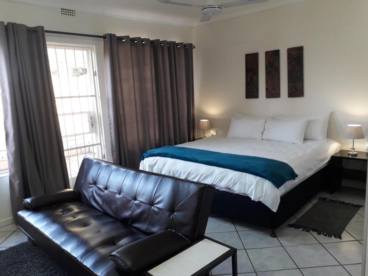 Protea Park Self Catering Guesthouse Rustenburg Eksteriør bilde