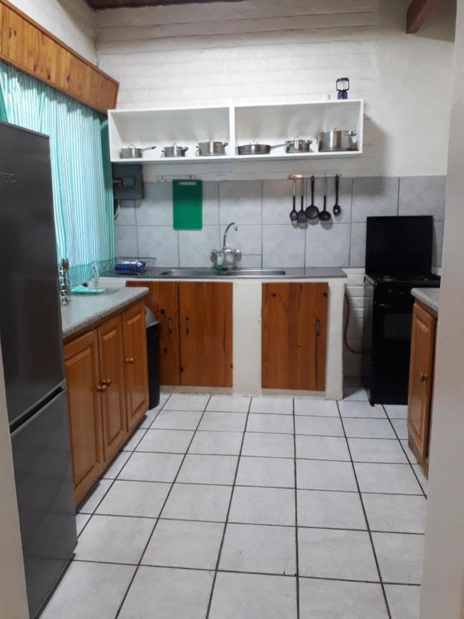 Protea Park Self Catering Guesthouse Rustenburg Eksteriør bilde