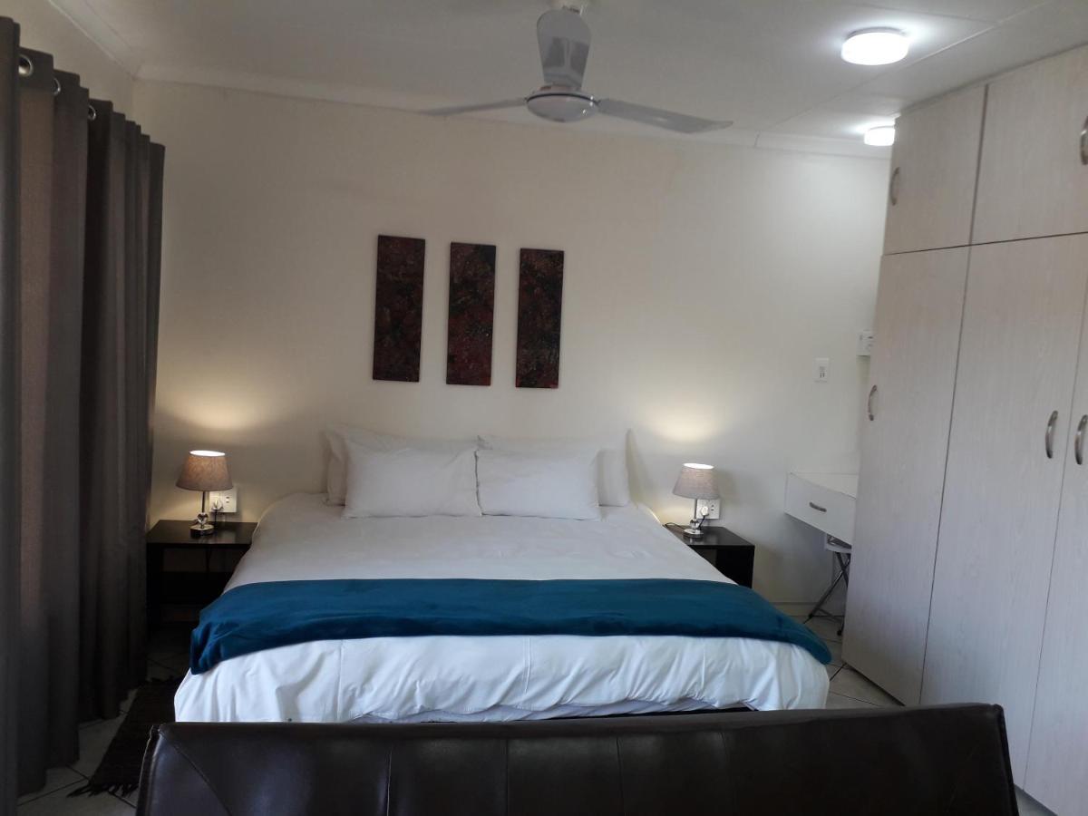 Protea Park Self Catering Guesthouse Rustenburg Eksteriør bilde
